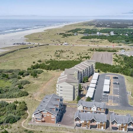 Beach Please-Updated Home With Ocean Views ロングビーチ エクステリア 写真