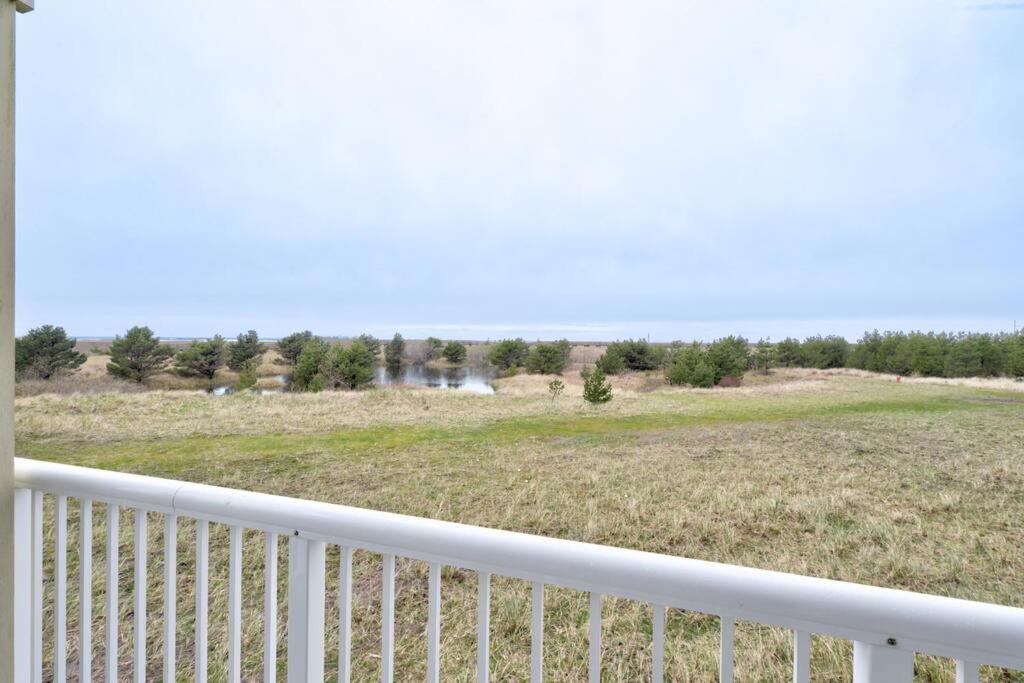 Beach Please-Updated Home With Ocean Views ロングビーチ エクステリア 写真