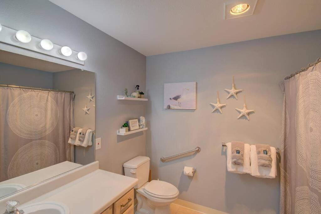 Beach Please-Updated Home With Ocean Views ロングビーチ エクステリア 写真